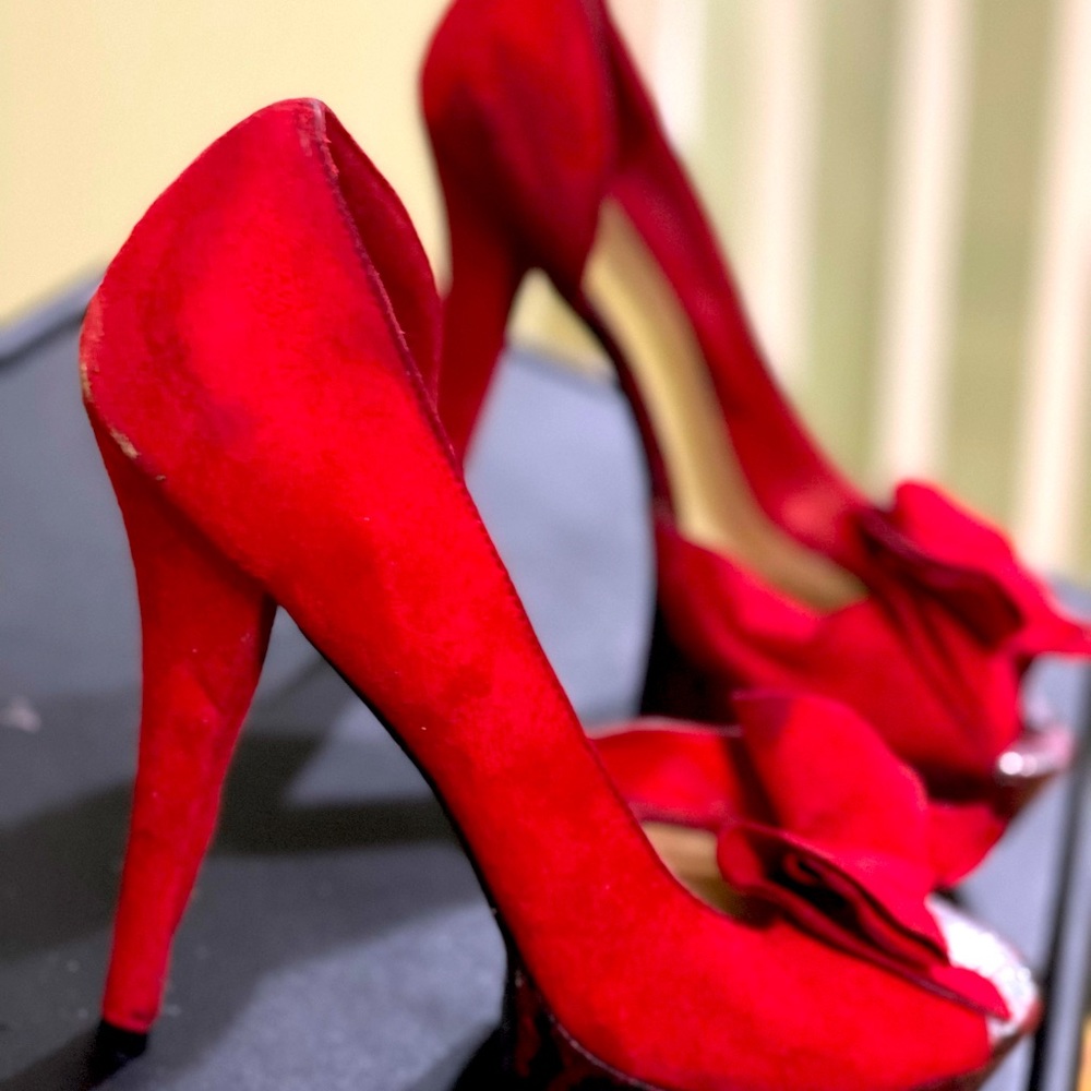 Red bow snakeskin print platform heel size 11